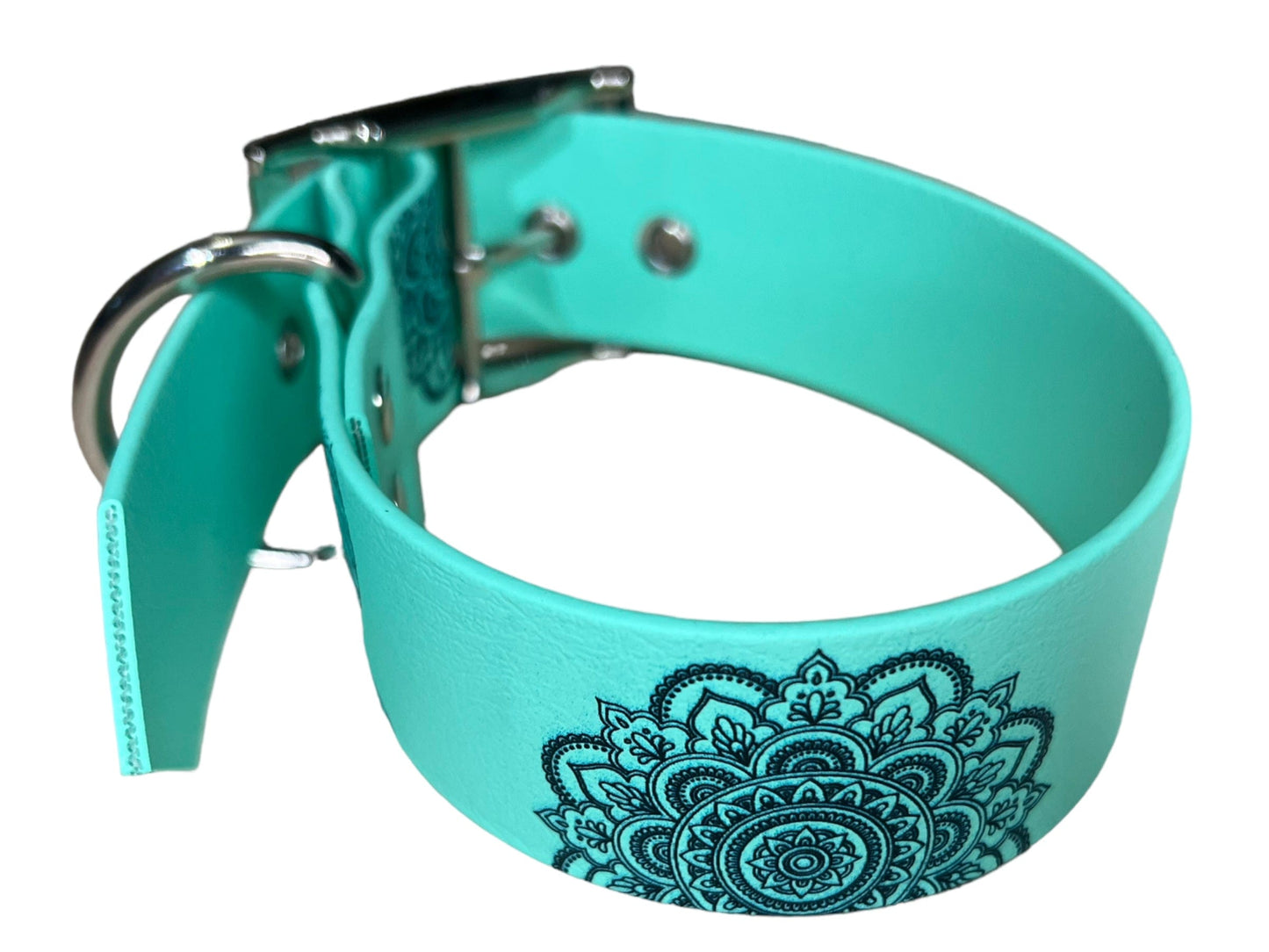 Collier large en BioThane® imprimé “Éléphant Mandala” – Déstockage (doré, améthyste, fuchsia, vert caribéen)
