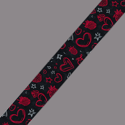 BioThane imprimé – Cœurs graphiques rouges sur fond noir