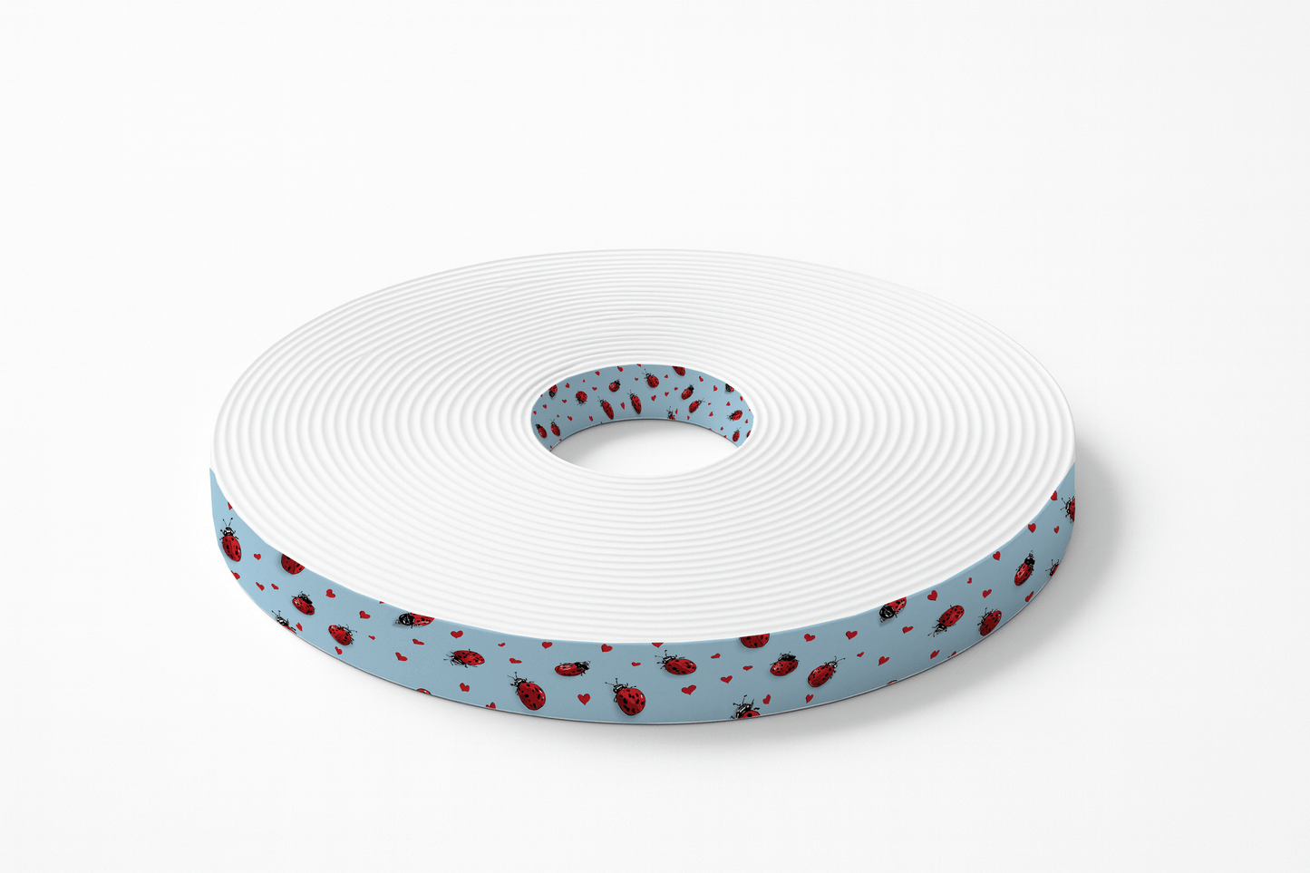 L'atelier du Fourmilier BioThane imprimé au mètre BioThane imprimé – Motif Coccinelles & Cœurs fond bleu ciel