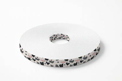 L'atelier du Fourmilier BioThane imprimé au mètre BioThane imprimé – Motif cœurs graphiques noir & rose poudré