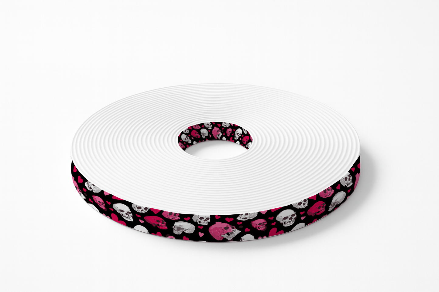 L'atelier du Fourmilier BioThane imprimé au mètre BioThane imprimé – Motif crânes & cœurs rose