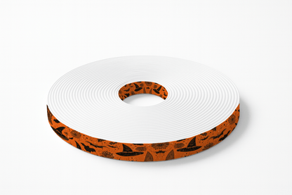 L'atelier du Fourmilier BioThane imprimé au mètre 🧙‍♀️ Motif BioThane – Chapeaux de sorcière & toiles d’araignées