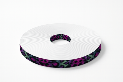 L'atelier du Fourmilier BioThane imprimé au mètre Motif BioThane imprimé UV – Léopard violet & vert irisé
