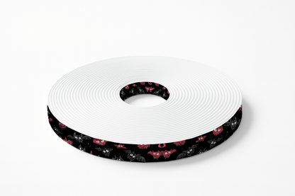 L'atelier du Fourmilier BioThane imprimé au mètre 🌙 Motif BioThane imprimé UV – Petites chauves-souris espiègles