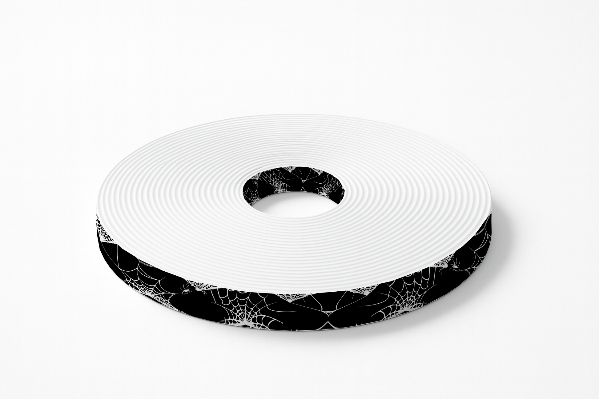 L'atelier du Fourmilier BioThane imprimé au mètre Motif BioThane imprimé UV– Toiles d’araignées sur fond noir