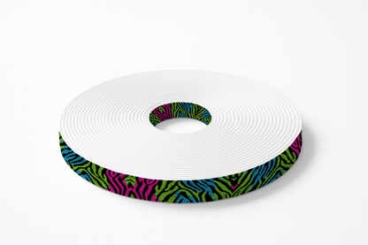 L'atelier du Fourmilier BioThane imprimé au mètre Motif BioThane imprimé UV – Zébré fluo rose, vert & bleu (style pop)
